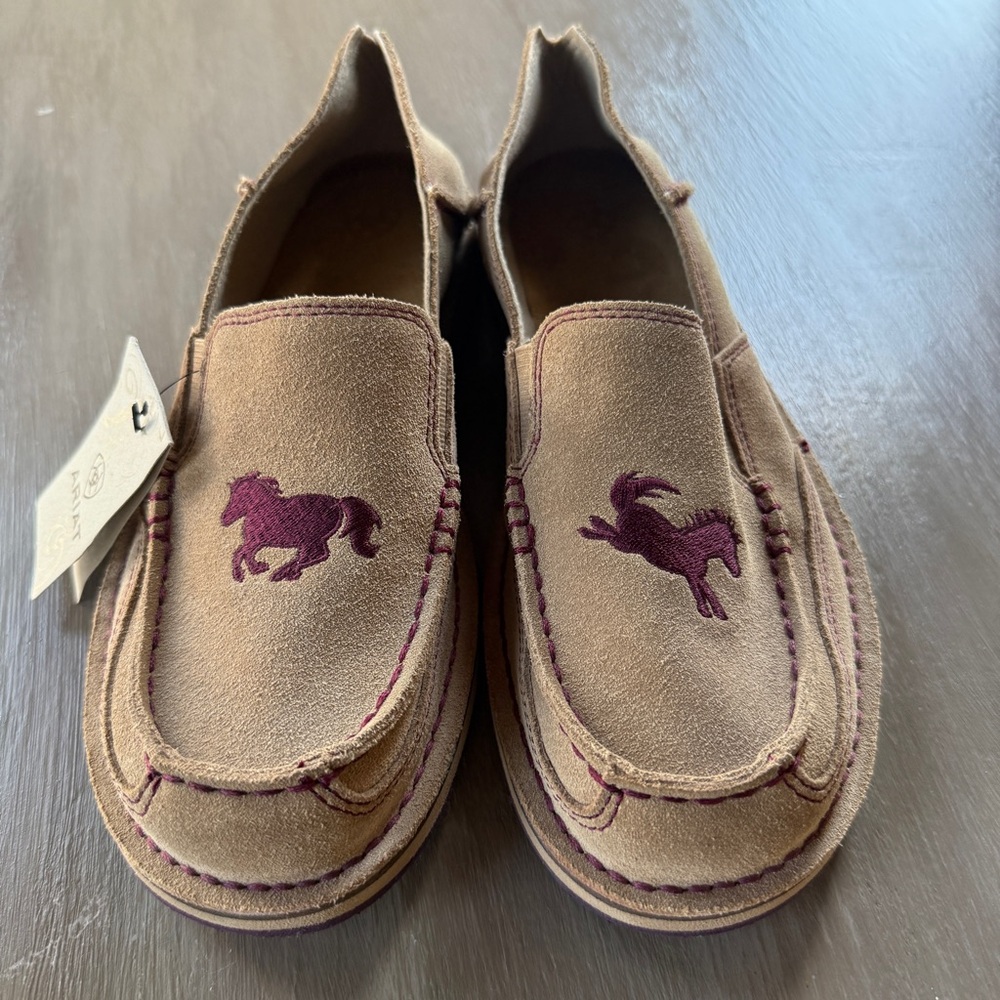 Ariat Tan Suede Cruiser Horse Embroidered Moccasins 8.5 Coastal Cowgirl Western - Picture 3 of 13